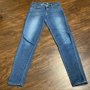 710 Super Skinny Levi Jeans